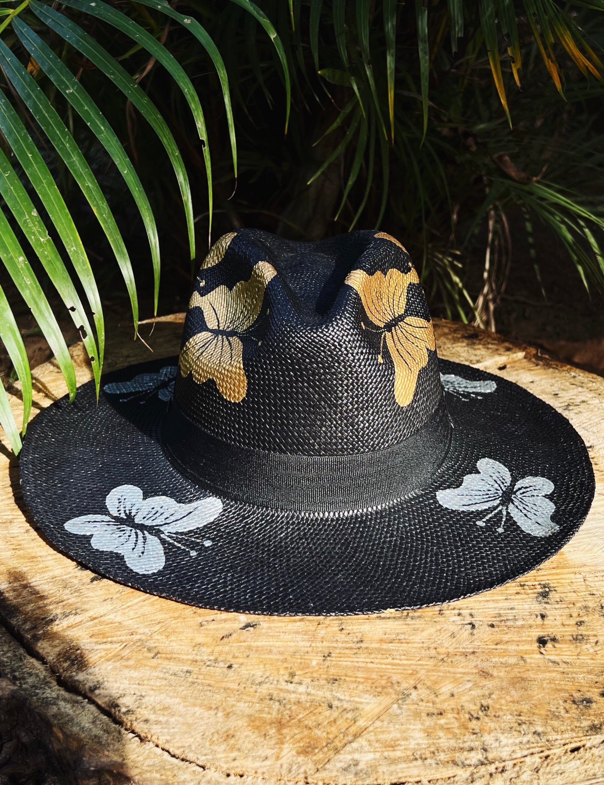 BUTTERFLY GOLD STRAW HAT