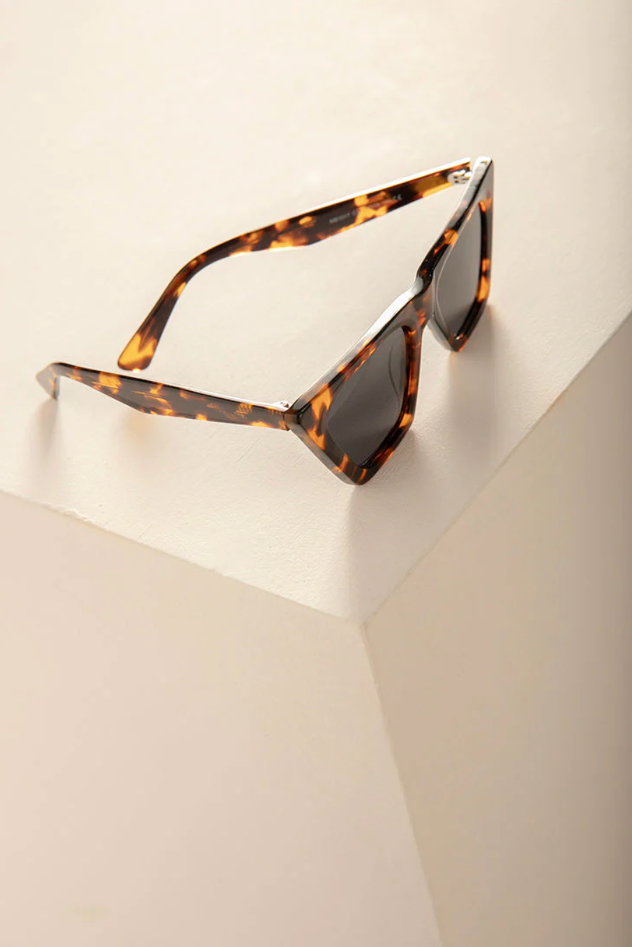 CAREY SQUARE SUNGLASSES