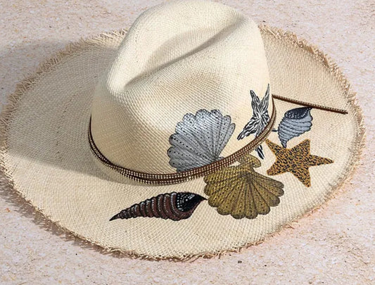 NATURAL FRINGE SEASHELL HAT